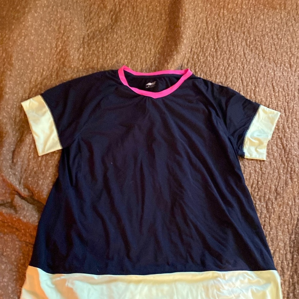 T-shirt. AVIA. XL/XG (16-18). Black, neon green and hot pink.